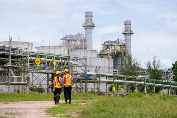 Vista general del exterior en donde se puede ver que se cumple con NOM-022-STPS-2015 dentro de la industria.